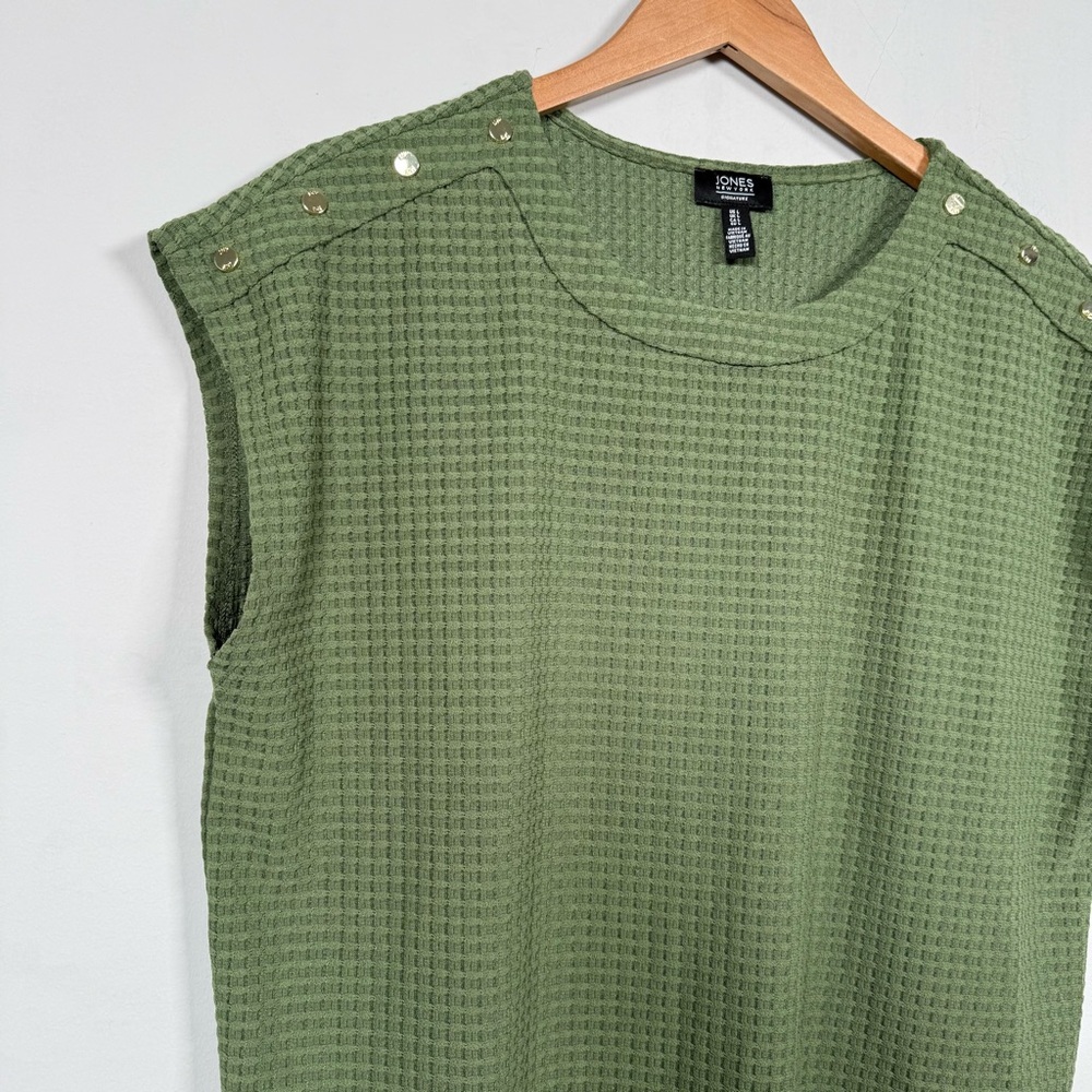 Jones New York Olive Textured Sleeveless Top with Shoulder Buttons, Size L - Picture 2 of 8